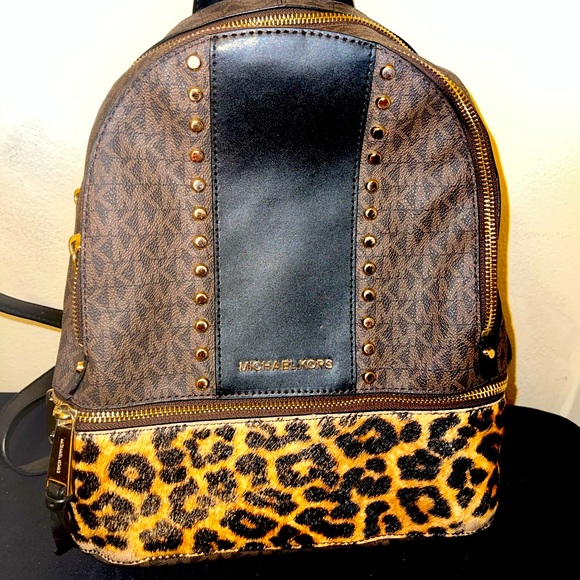 Micheal Kors Authentic Backpack with leopard - Picture 1 of 7